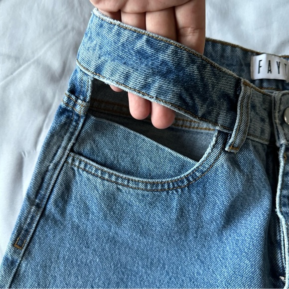 FAYT Jeans Women Size M Blue Regular Fit 100% Cotton W28 L28 Casual EUC - Picture 3 of 10